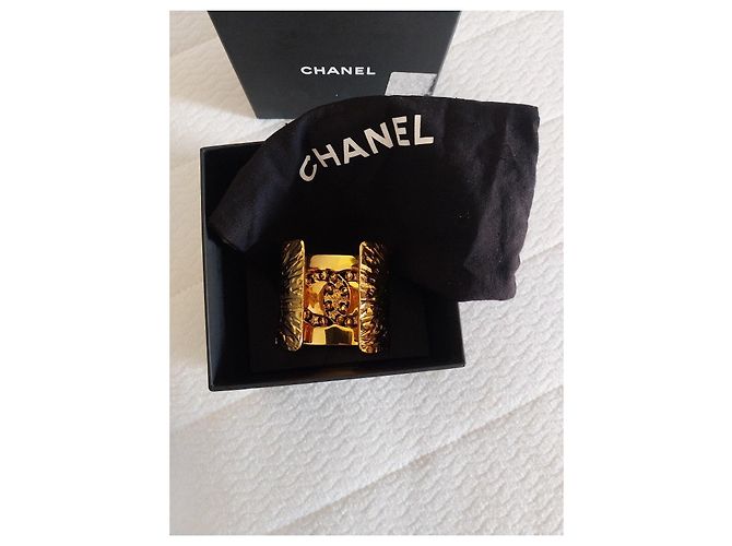 Bracelete cuff Chanel CC pérolas e strass dourados - vista 8