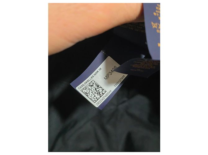 Cappello Louis Vuitton in lana nera con orecchie Nero - vista 6