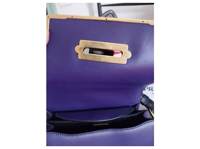 Borsa a tracolla Prada Cahier in pelle Saffiano Viola + Nero Porpora - vista 8