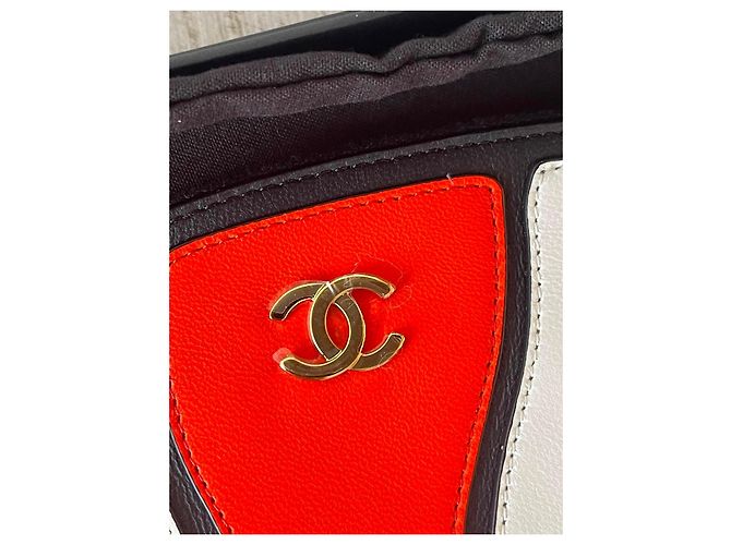Pochette Chanel Coco Beach 26 Clownfish in pelle Nero Bianco Arancione - vista 12
