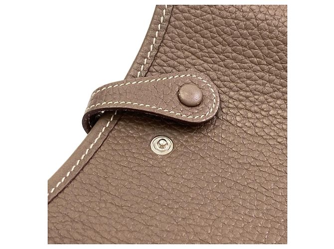 Hermès Bolsa de Ombro Hermes Evelyne TPM Taupe - vista 9