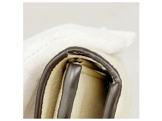 Cartera Louis Vuitton Tri-fold en Cream Crudo - vista 6