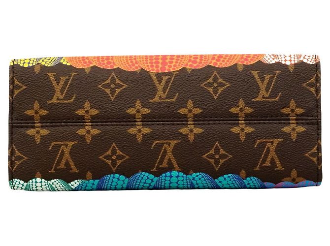 Borsa Louis Vuitton Monogram Pumpkin LV x YK OnTheGo PM Marrone Rosso - vista 3