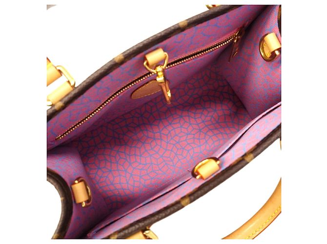 Borsa Louis Vuitton Monogram Pumpkin LV x YK OnTheGo PM Marrone Rosso - vista 4