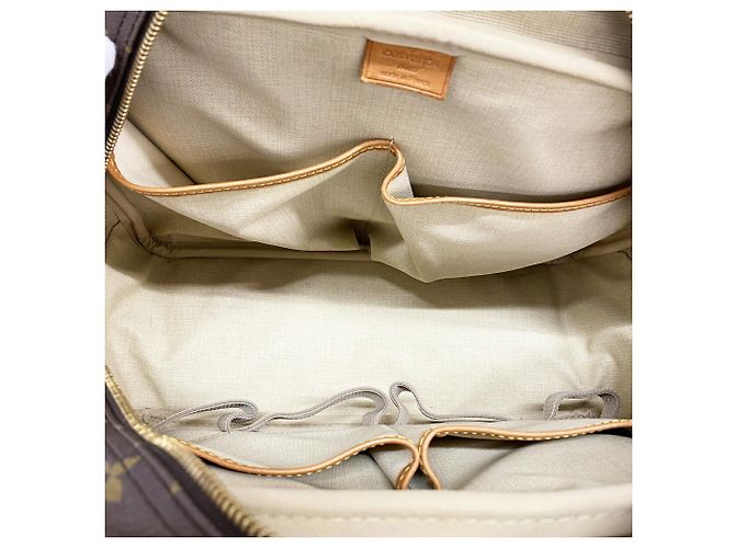 Louis Vuitton Monogram Deauville Handbag Brown - view 4