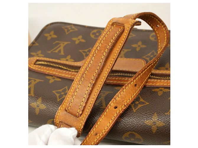 Borsa a tracolla Louis Vuitton Monogram Saint Germain 24 Marrone - vista 9