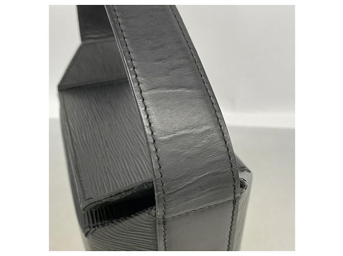 Louis Vuitton Epi Sac Sole Shoulder Bag M80161 Noir Nero - vista 7
