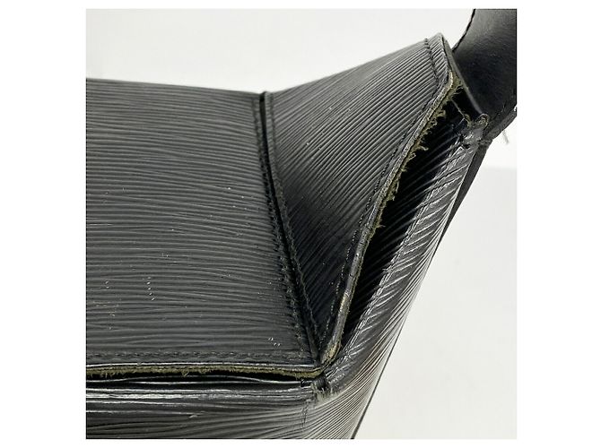 Louis Vuitton Epi Sac Sole Shoulder Bag Nero - vista 7
