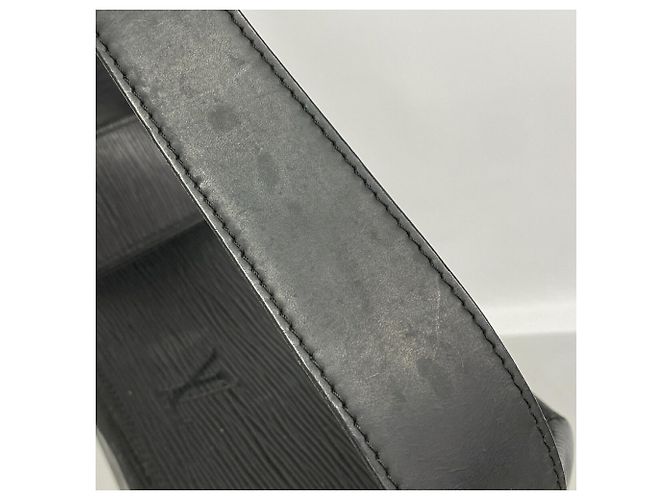 Louis Vuitton Epi Sac Sole Shoulder Bag Nero - vista 9