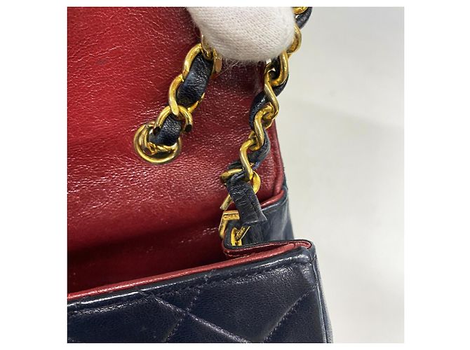 Borsa a tracolla Chanel Mini Matelassé con catena Nero - vista 8