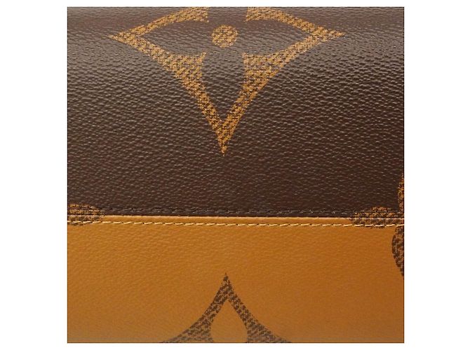 Borsa Tote Louis Vuitton Monogram Giant Reverse OnTheGo MM Marrone - vista 10