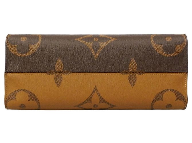 Borsa Tote Louis Vuitton Monogram Giant Reverse OnTheGo MM Marrone - vista 3