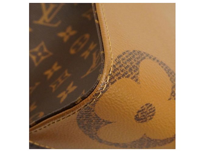 Borsa Tote Louis Vuitton Monogram Giant Reverse OnTheGo MM Marrone - vista 6