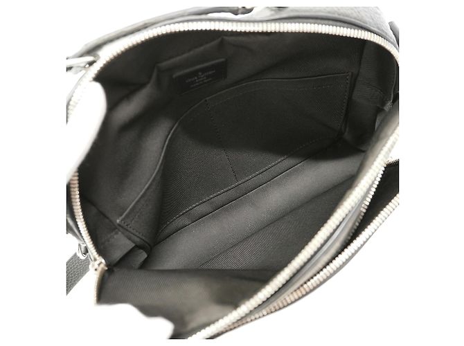 Louis Vuitton Monogram Giant Taurillon Shadow Flight Case Nero - vista 4