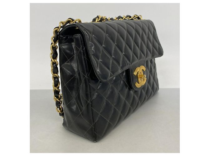Borsa a tracolla Chanel in pelle verniciata nera Nero - vista 2