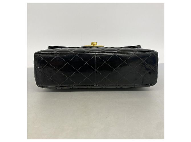 Borsa a tracolla Chanel in pelle verniciata nera Nero - vista 3