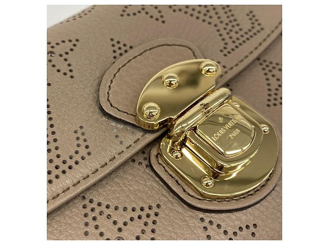 Louis Vuitton Mahina Portefeuille Amelia Tri-fold Long Wallet - vista 5