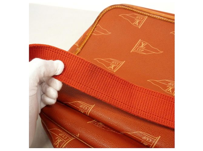 Borsa a tracolla Louis Vuitton LV Cup Calvi Rosso - vista 10