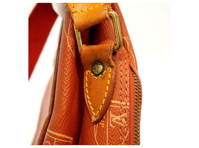 Borsa a tracolla Louis Vuitton LV Cup Calvi Rosso - vista 8