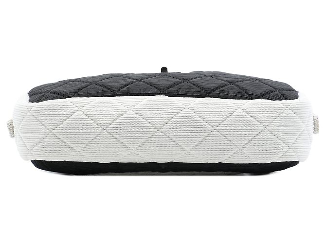 Borsa a tracolla Chanel Bicolor Quilted Nylon Reissue 2.55 Camera Case Nera Nero - vista 3
