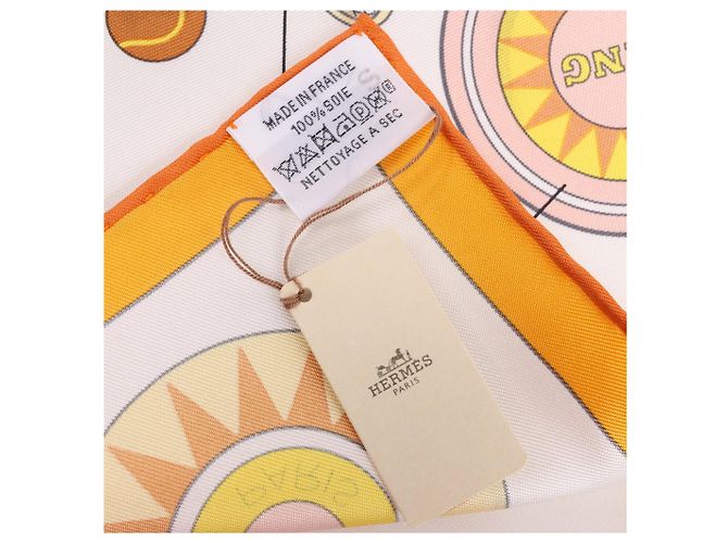 Hermès Carré 90 "Tea for Two" Pañuelo de seda en Orange Naranja - vista 13