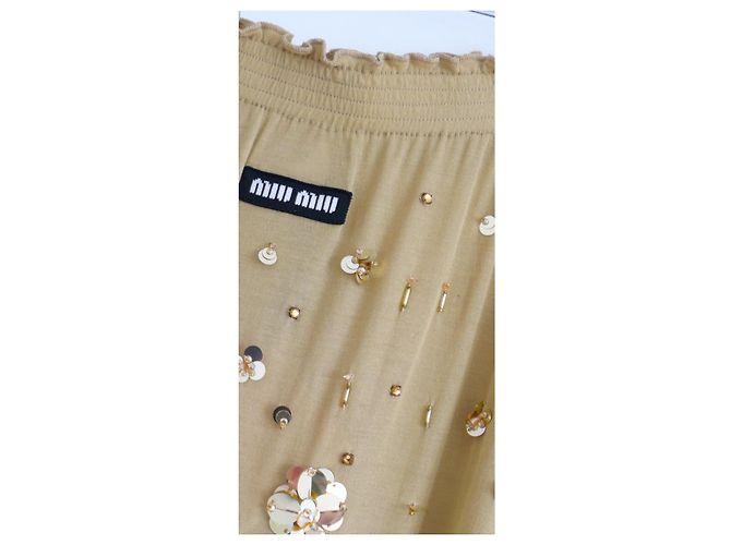Falda midi adornada Miu Miu en Beige - vista 4