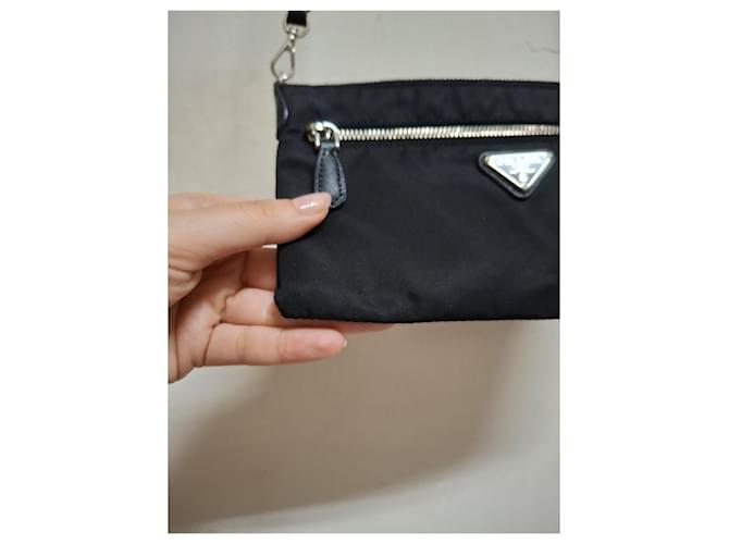Prada Borsa a Tracolla in Nylon Nero - vista 10