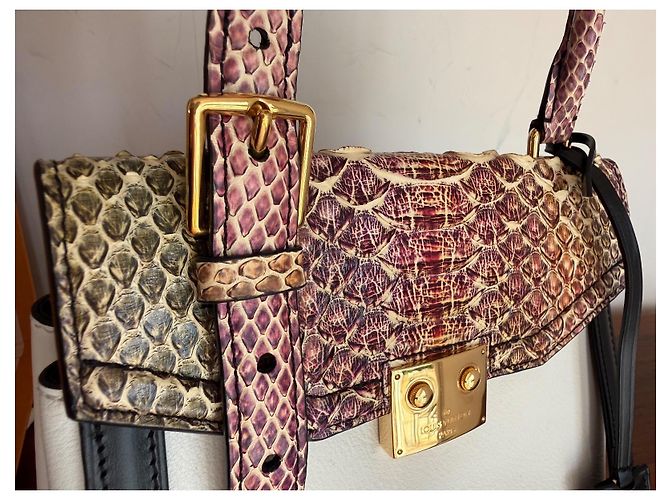 Borsa Louis Vuitton LV Arch PM Rainbow Python Nero Bianco Multicolore Stampa python Gold hardware - vista 6