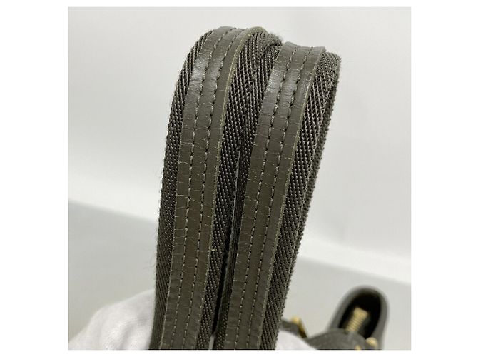 Bolsa Louis Vuitton Monogram Mini Lucille PM Caqui - vista 9