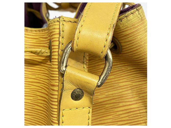 Noe Borsa a tracolla Louis Vuitton Epi Petit Noé Giallo - vista 12