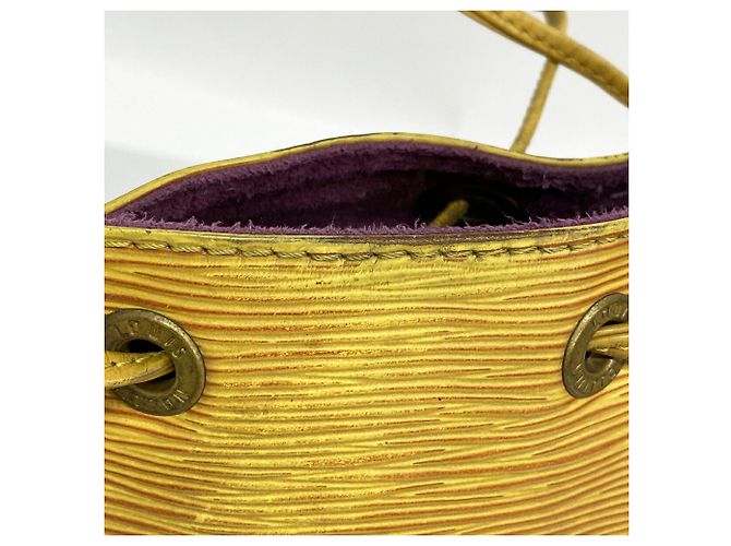 Noe Borsa a tracolla Louis Vuitton Epi Petit Noé Giallo - vista 7