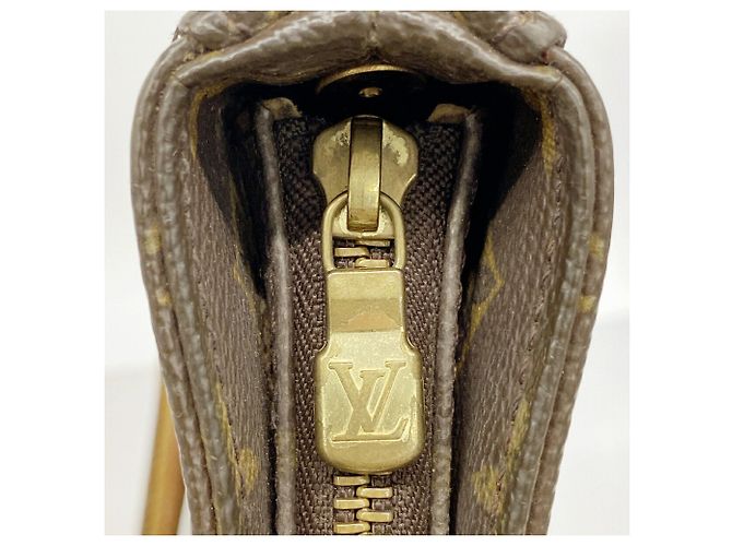 Borsa a tracolla Louis Vuitton Monogram Looping GM Marrone - vista 10