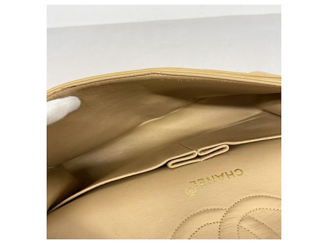 Chanel Matelassé Schultertasche Beige - Ansicht 4