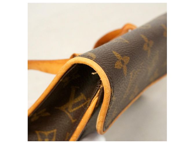 Louis Vuitton Monogram Pochette Florentine Fanny Pack Marrone - vista 7