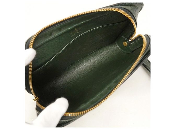 Borsa a Pochette Louis Vuitton Taiga Baikal M30184 Epicea - vista 4