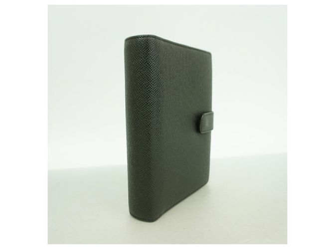 Louis Vuitton Taiga Agenda MM Notebook Cover Grey - view 2
