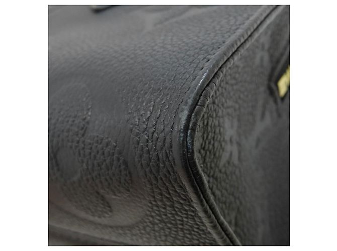 Borsa Louis Vuitton Monogram Empreinte OnTheGo EW Nero - vista 16