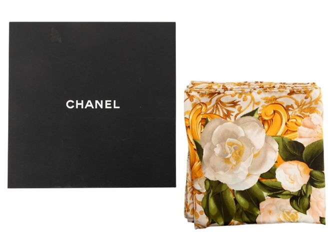 Pañuelo Bandana Chanel con Flor de Camelia en Verde y Amarillo - vista 8