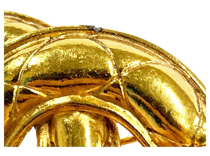 Spilla Chanel Vintage Matelassé Coco Mark D'oro - vista 3