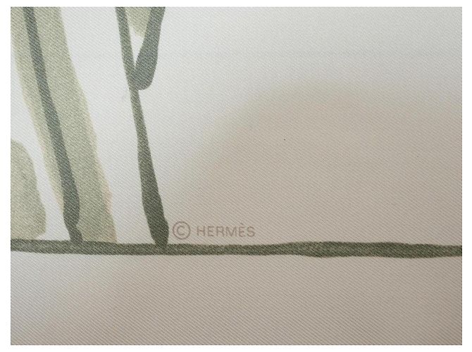 Hermès Libre Comme Pégase Seidentuch 90 cm - Weiß Grau - Ansicht 10