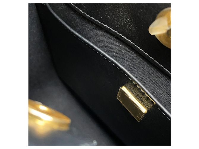 Timeless Borsa a tracolla Chanel Matelassé in pelle d'agnello nera Nero - vista 10