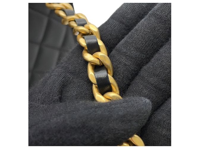 Timeless Borsa a tracolla Chanel Matelassé in pelle d'agnello nera Nero - vista 11