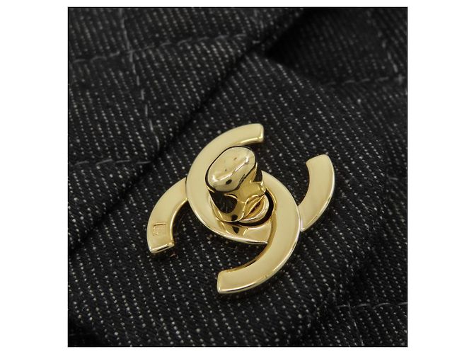 Borsa a tracolla Chanel Matelassé Double Flap Nero - vista 18