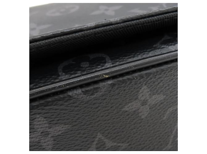 Borsa a tracolla Louis Vuitton Monogram Eclipse District PM Nero - vista 10
