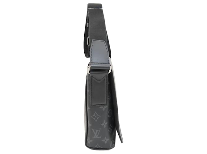 Borsa a tracolla Louis Vuitton Monogram Eclipse District PM Nero - vista 3