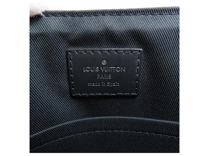 Borsa a tracolla Louis Vuitton Monogram Eclipse District PM Nero - vista 6