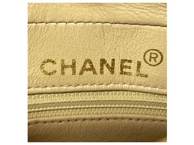 Borsa a tracolla Chanel Matelassé Diana con nappa e catena Nero Beige D'oro - vista 13
