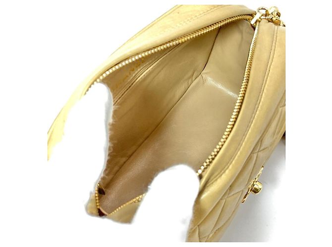 Borsa a tracolla Chanel Matelassé Diana con nappa e catena Nero Beige D'oro - vista 6