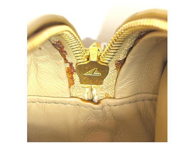 Borsa a tracolla Chanel Matelassé Diana con nappa e catena Nero Beige D'oro - vista 7