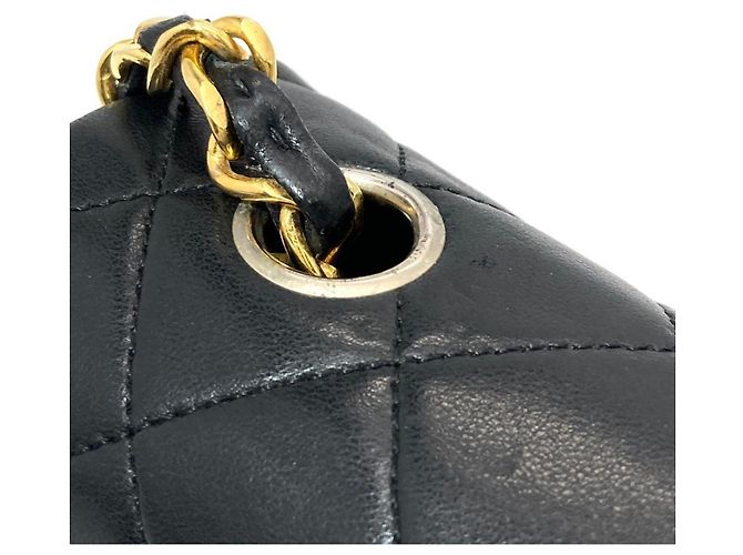 Borsa a tracolla Chanel Matelassé con catena Nero - vista 10